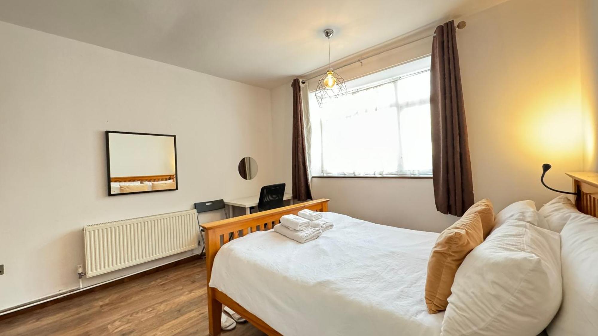 2 Bedrooms 2 Stations * Londres